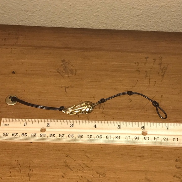 Chloe + Isabel Leaf 🍃 Leather Bracelet - Picture 2 of 2